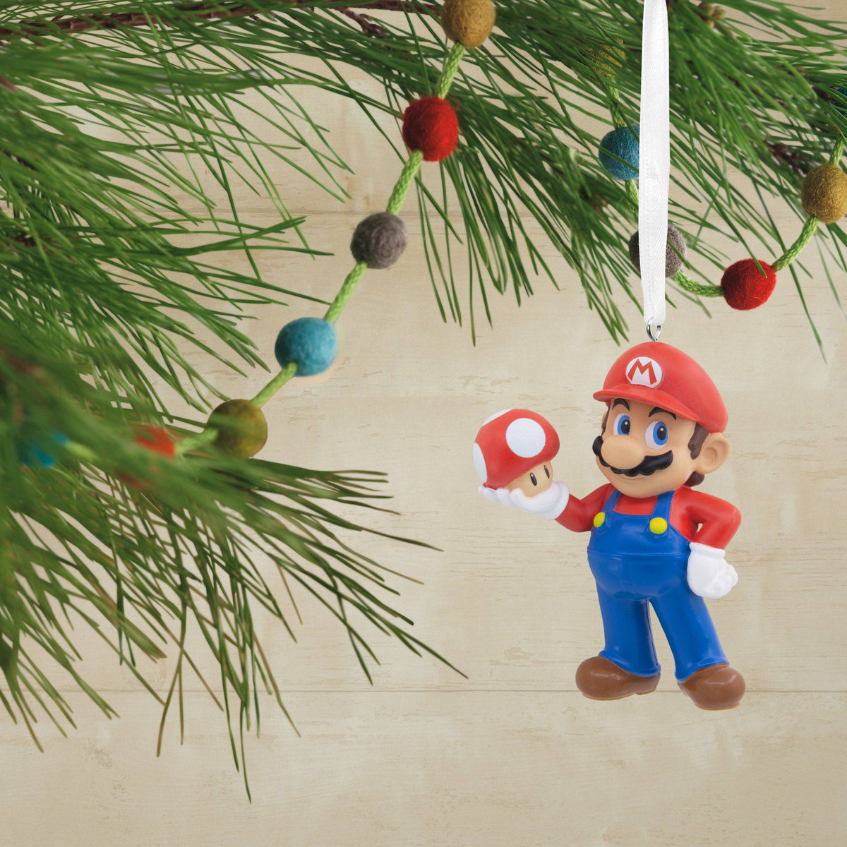 Collectable Super Mario - Mario With Super Mushroom Ornament