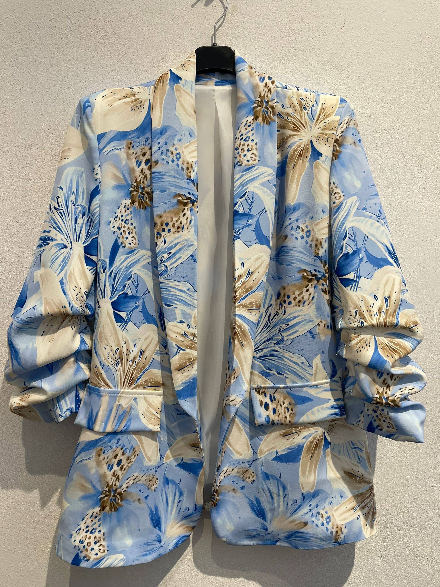 Contrast Lily Printed Rouched Sleeve Blazer