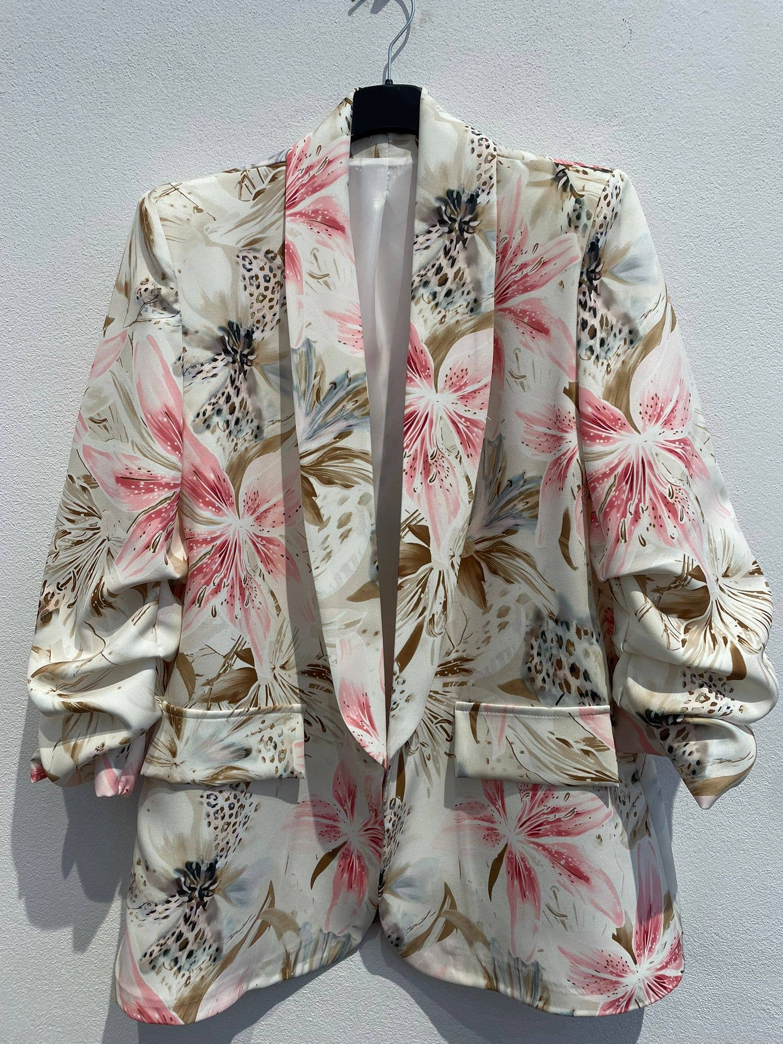 Contrast Lily Printed Rouched Sleeve Blazer
